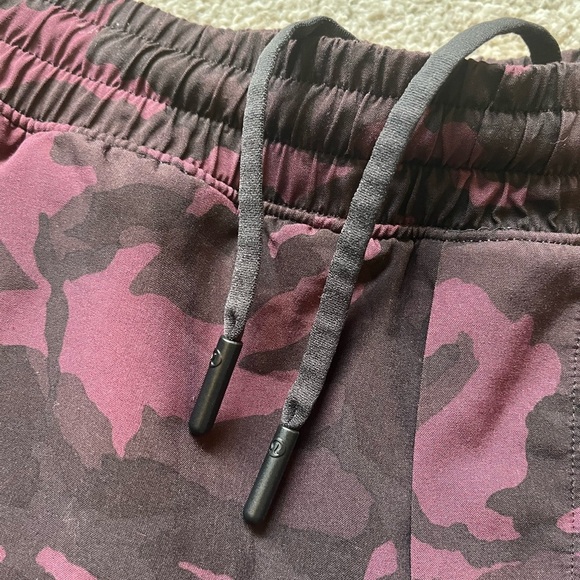 Mens Lululemon 9” Pacebreaker Lined Athletic Shorts Small - Picture 5 of 8